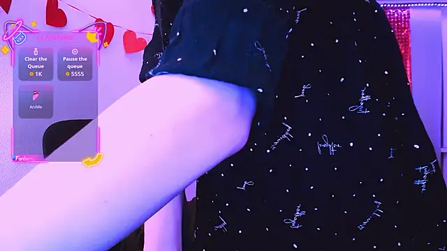 Littlepinkcat online show from February 12, 2026, 7:20 pm