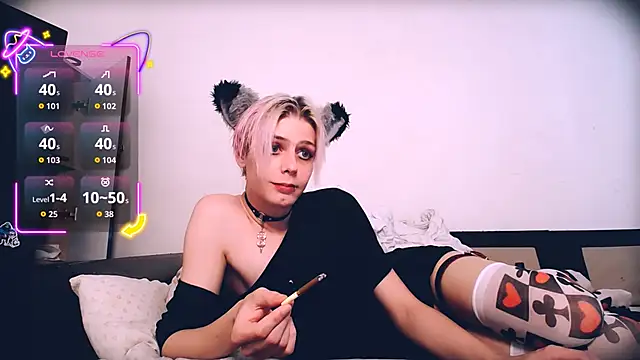 Littlepinkcat online show from June 8, 2026, 1:20 am
