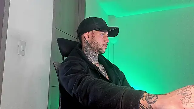 Snapshot of _jamesleandros1 chatting on June 4, 2026, 1:50 pm jamesleandros1 online show from June 4, 2026, 1:50 pm