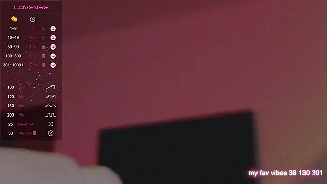 Snapshot of Juliette_Sunshine chatting on September 17, 2025, 10:11 pm Juliette Sunshine online show from September 17, 2025, 10:11 pm