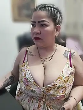 Snapshot of Dalessa_Bigtits chatting on June 27, 2026, 3:44 am Dalessa Bigtits online show from June 27, 2026, 3:44 am