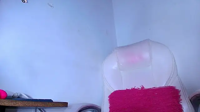 Snapshot of naomi_kyse chatting on January 15, 2025, 9:13 am naomi kyse online show from January 15, 2025, 9:13 am