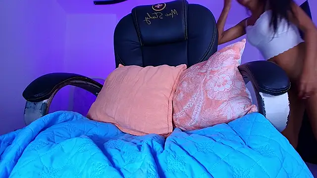 Snapshot of naomi_kyse chatting on May 22, 2026, 3:02 am naomi kyse online show from May 22, 2026, 3:02 am