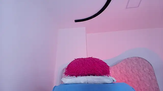 naomi kyse online show from July 9, 2026, 3:10 am
