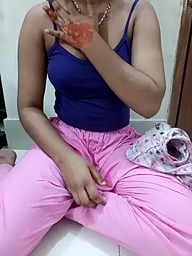 Snapshot of eirlys-pearl chatting on April 6, 2026, 7:31 am eirlys-pearl online show from April 6, 2026, 7:31 am