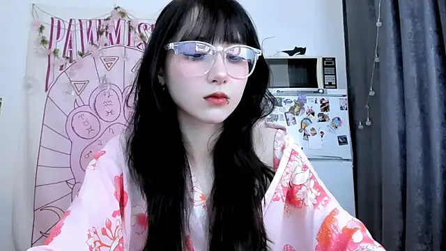 Snapshot of Holy420lolii chatting on June 10, 2026, 5:34 pm Holy420lolii online show from June 10, 2026, 5:34 pm