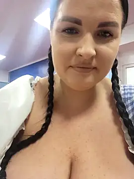 GeorgiaLerox online show from October 3, 2025, 11:40 am