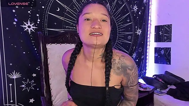 Snapshot of Eva_Lee_ chatting on October 9, 2025, 9:18 am Eva Lee online show from October 9, 2025, 9:18 am