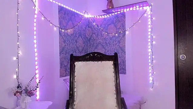 Eva Lee  online show from March 6, 2026, 9:39 am