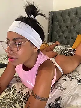 ATENEA SEXXXY online show from November 1, 2025, 9:50 pm