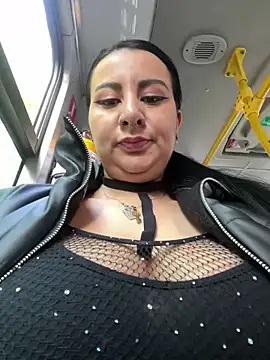 Abril Luv online show from February 28, 2025, 12:31 pm