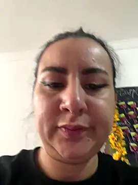 Abril Luv online show from September 27, 2025, 12:21 pm