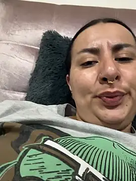 Abril Luv online show from March 3, 2026, 1:23 am