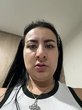 Abril Luv online show from April 23, 2026, 12:45 am