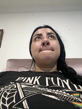 Snapshot of Abril_Luv chatting on May 18, 2026, 1:13 am Abril Luv online show from May 18, 2026, 1:13 am