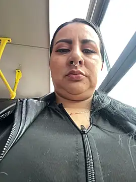 Snapshot of Abril_Luv chatting on May 21, 2026, 12:01 pm Abril Luv online show from May 21, 2026, 12:01 pm
