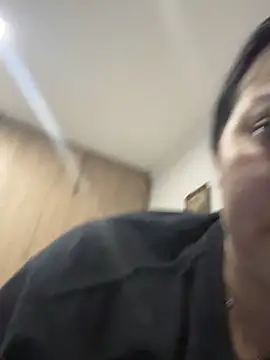 Snapshot of Abril_Luv chatting on June 8, 2026, 1:28 am Abril Luv online show from June 8, 2026, 1:28 am