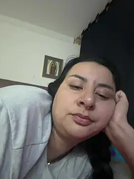 Snapshot of Abril_Luv chatting on July 20, 2026, 12:47 am Abril Luv online show from July 20, 2026, 12:47 am