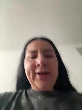 Snapshot of Abril_Luv chatting on July 31, 2026, 1:32 pm Abril Luv online show from July 31, 2026, 1:32 pm