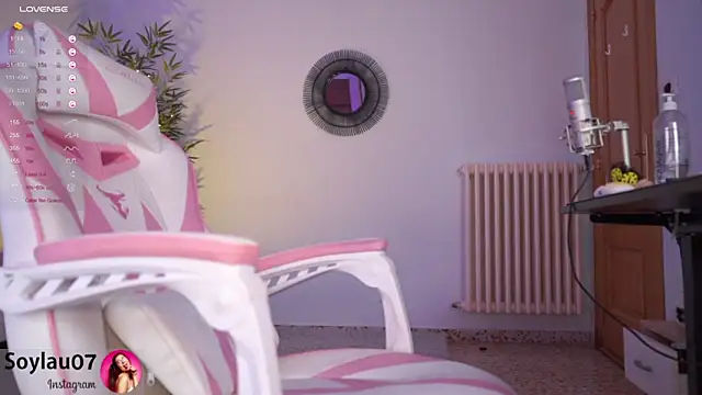 imjess01 online show from February 19, 2025, 2:33 am