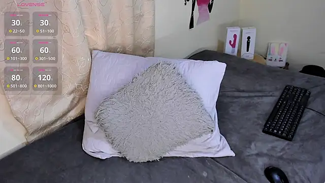 Snapshot of Juli_Castillo8 chatting on February 10, 2025, 5:09 pm Juli Castillo8 online show from February 10, 2025, 5:09 pm