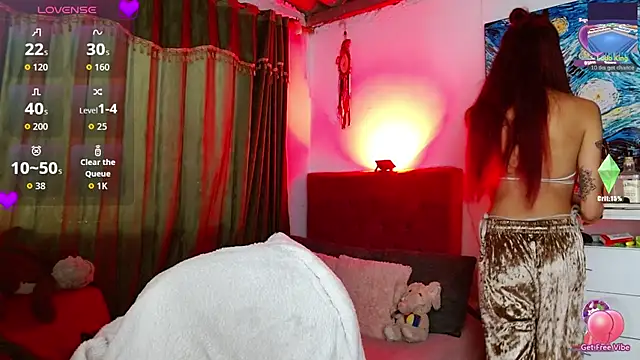 Snapshot of alisseallie chatting on November 16, 2025, 11:38 am alisseallie online show from November 16, 2025, 11:38 am