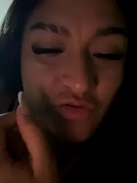 Snapshot of LuceroRm chatting on October 24, 2025, 6:10 am LuceroRm online show from October 24, 2025, 6:10 am