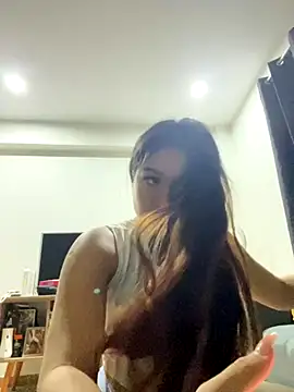 Snapshot of LuceroRm chatting on November 4, 2025, 5:17 am LuceroRm online show from November 4, 2025, 5:17 am