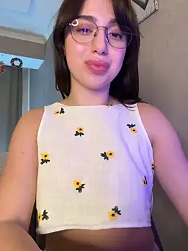 Snapshot of Tasty_Nora chatting on February 4, 2025, 7:51 am Tasty Nora online show from February 4, 2025, 7:51 am