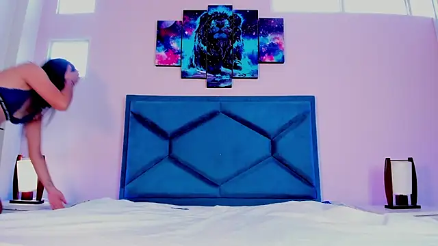 EmmaWilliamss online show from December 10, 2024, 1:55 pm