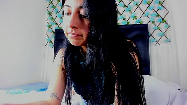 Snapshot of EmmaWilliamss chatting on June 5, 2026, 3:07 pm EmmaWilliamss online show from June 5, 2026, 3:07 pm