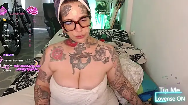 VampGirl1 online show from April 15, 2026, 4:36 pm