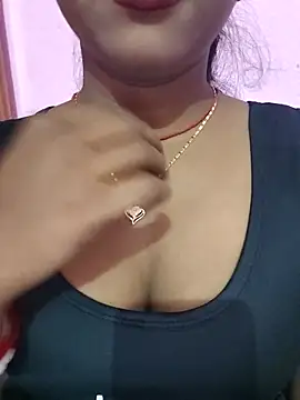 Snapshot of ANGE-MOU chatting on February 20, 2025, 1:46 am ANGE-MOU online show from February 20, 2025, 1:46 am