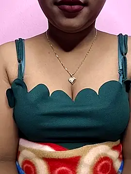 Snapshot of ANGE-MOU chatting on February 25, 2025, 2:36 am ANGE-MOU online show from February 25, 2025, 2:36 am