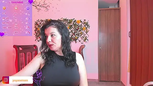 Snapshot of yuya_ss chatting on November 9, 2025, 3:32 pm yuya ss online show from November 9, 2025, 3:32 pm