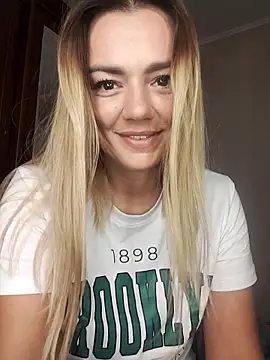 Snapshot of KrissSexi chatting on October 12, 2025, 7:51 am KrissSexi online show from October 12, 2025, 7:51 am