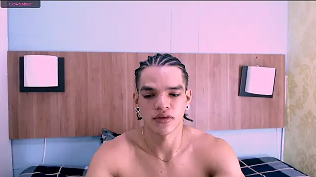 Snapshot of AlbertBernal69 chatting on January 30, 2025, 2:06 am AlbertBernal69 online show from January 30, 2025, 2:06 am