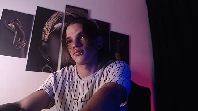 Snapshot of AlbertBernal69 chatting on November 19, 2025, 4:56 am AlbertBernal69 online show from November 19, 2025, 4:56 am