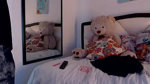 Snapshot of AlbertBernal69 chatting on November 24, 2025, 3:06 am AlbertBernal69 online show from November 24, 2025, 3:06 am