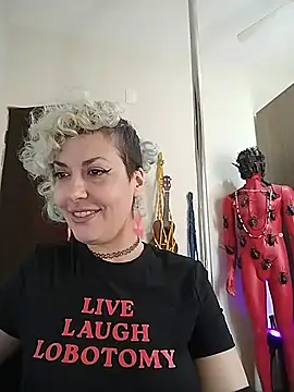 Snapshot of MariLouM chatting on July 28, 2026, 2:13 pm MariLouM online show from July 28, 2026, 2:13 pm
