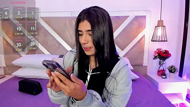 Snapshot of ZiaCalifa chatting on May 18, 2026, 11:49 am ZiaCalifa online show from May 18, 2026, 11:49 am