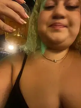 Snapshot of MinaBoss chatting on February 7, 2025, 1:47 am MinaBoss online show from February 7, 2025, 1:47 am