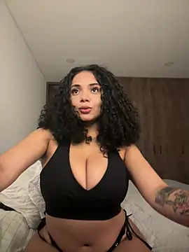 Snapshot of Mariecurl chatting on December 14, 2024, 2:31 pm Mariecurl online show from December 14, 2024, 2:31 pm