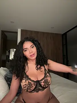 Snapshot of Mariecurl chatting on February 6, 2025, 12:43 am Mariecurl online show from February 6, 2025, 12:43 am