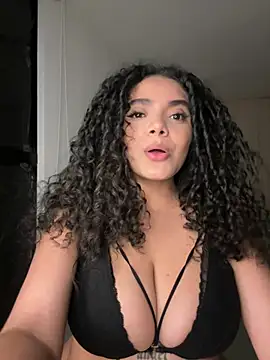 Snapshot of Mariecurl chatting on July 11, 2026, 3:20 am Mariecurl online show from July 11, 2026, 3:20 am