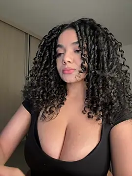 Snapshot of Mariecurl chatting on August 2, 2026, 12:42 am Mariecurl online show from August 2, 2026, 12:42 am