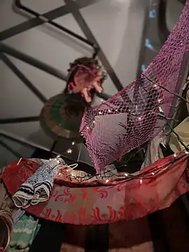 Snapshot of SummerBlueMoon chatting on October 18, 2025, 9:15 pm SummerBlueMoon online show from October 18, 2025, 9:15 pm