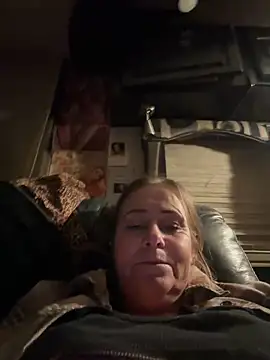 SummerBlueMoon online show from February 8, 2026, 2:15 am