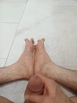 Hardapple01 online show from March 16, 2025, 11:57 pm