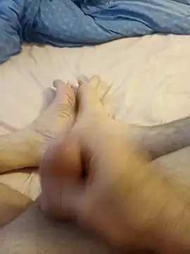 Hardapple01 online show from November 16, 2025, 5:57 am